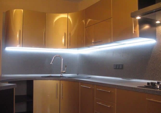 Самостоятельный монтаж светодиодной ленты на кухне