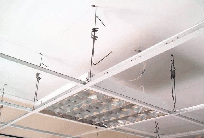 Установка точечных светильников в натяжной потолок. Выбор и монтаж (видео)