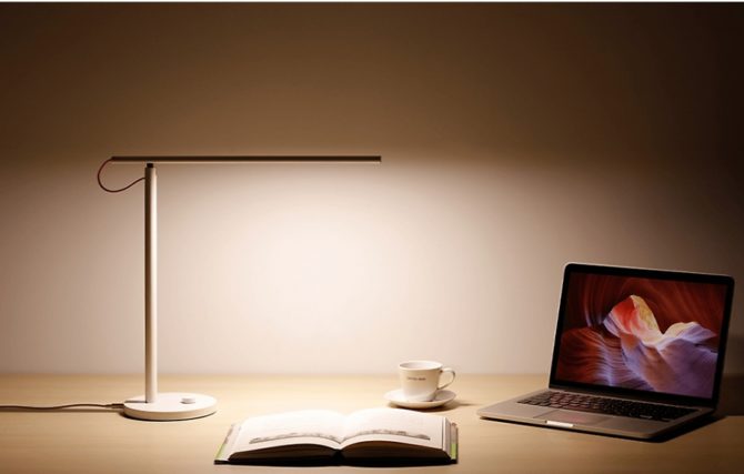 Модель «Xiaomi Mi LED Desk Lamp EU MJTD01YL»