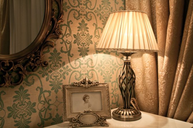 Как выбрать классическую настольную лампу от итальянских брендов